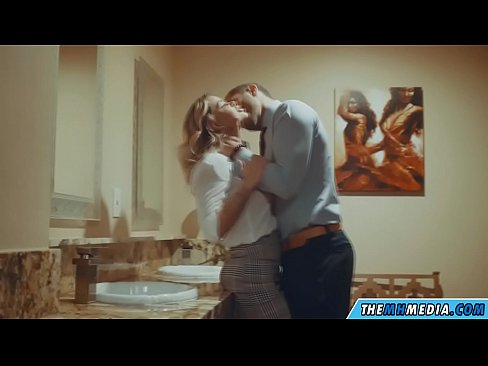 ❤️ Вақте ки як малламуй busty шумо дар як ҳоҷатхона ҷамъиятӣ seduces Синси босифат дар tg.ergoupa.top
